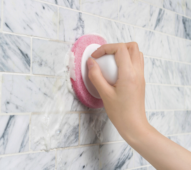With a strong handle to wash the bathtub brush kitchen wash pot clean brush