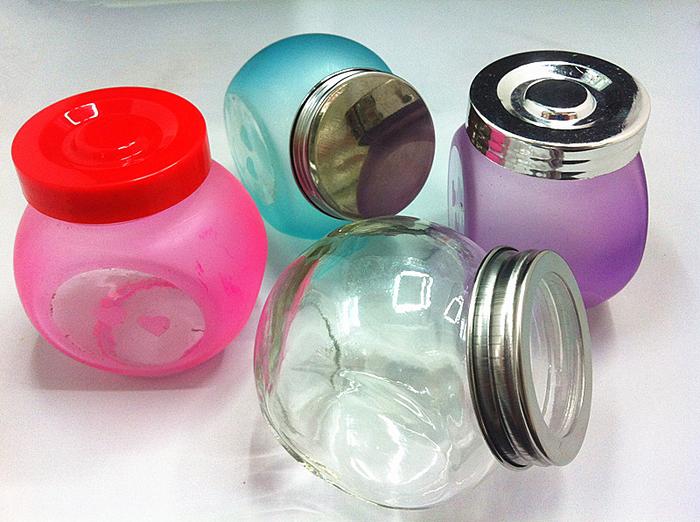 T1 glass storage tank happy sugar seasoning tank color cover silver lid seasoning bottle T1 glass storage tank happy sugar seasoning tank color cover silver lid seasoning bottle