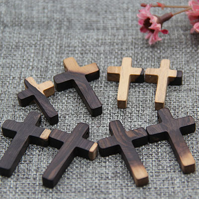 Cherish Solid Wood Cross Necklace Red Sandalwood Guajacwood Ebony Pendant Fashion Casual Ornament Yishu Home Crafts Cherish Solid Wood Cross Necklace Red Sandalwood Guajacwood Ebony Pendant Fashion Casual Ornament Yishu Home Crafts