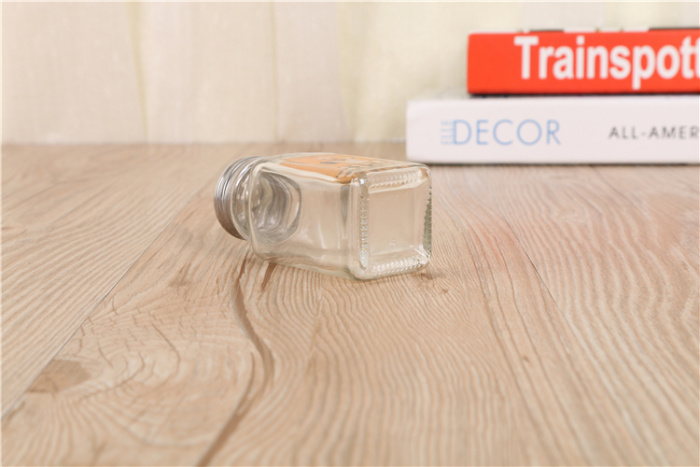 Seasoning bottle pepper salt powder chicken essence kitchen outdoor barbecue oning bottle Seasoning bottle pepper salt powder chicken essence kitchen outdoor barbecue oning bottle