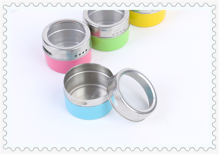 Home kitchen with a small cylindrical shape seasoning jar seasoning bottle color'm so far