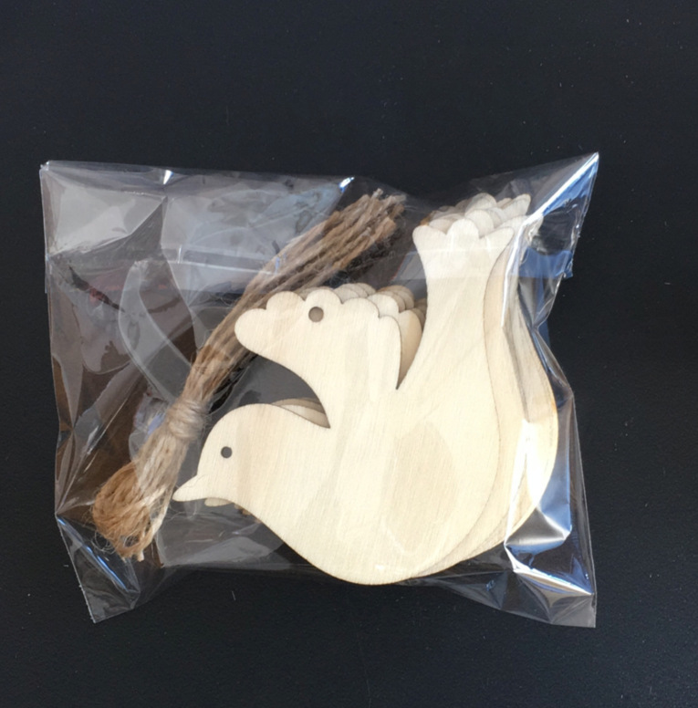 Scene Layout Wooden Wood Chip Pendant Wooden Carving Crafts Christmas Bird Wood Chip Home Decorative Small Pendant Scene Layout Wooden Wood Chip Pendant Wooden Carving Crafts Christmas Bird Wood Chip Home Decorative Small Pendant