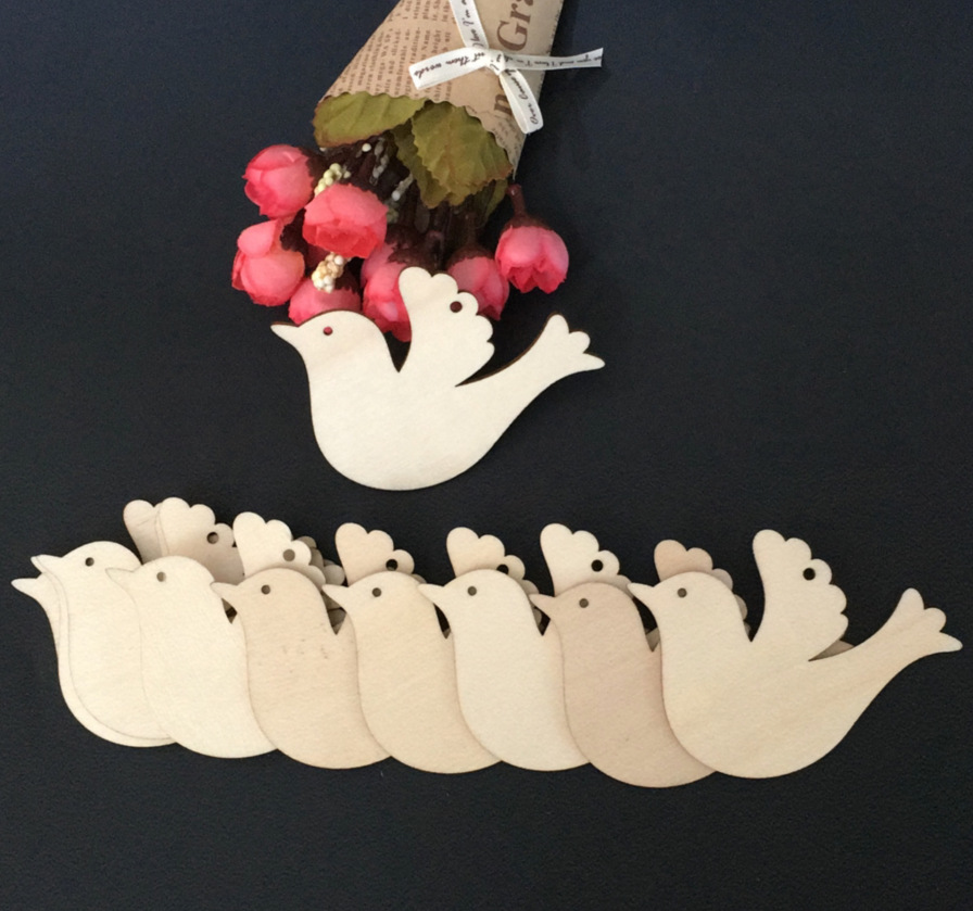 Scene Layout Wooden Wood Chip Pendant Wooden Carving Crafts Christmas Bird Wood Chip Home Decorative Small Pendant Scene Layout Wooden Wood Chip Pendant Wooden Carving Crafts Christmas Bird Wood Chip Home Decorative Small Pendant