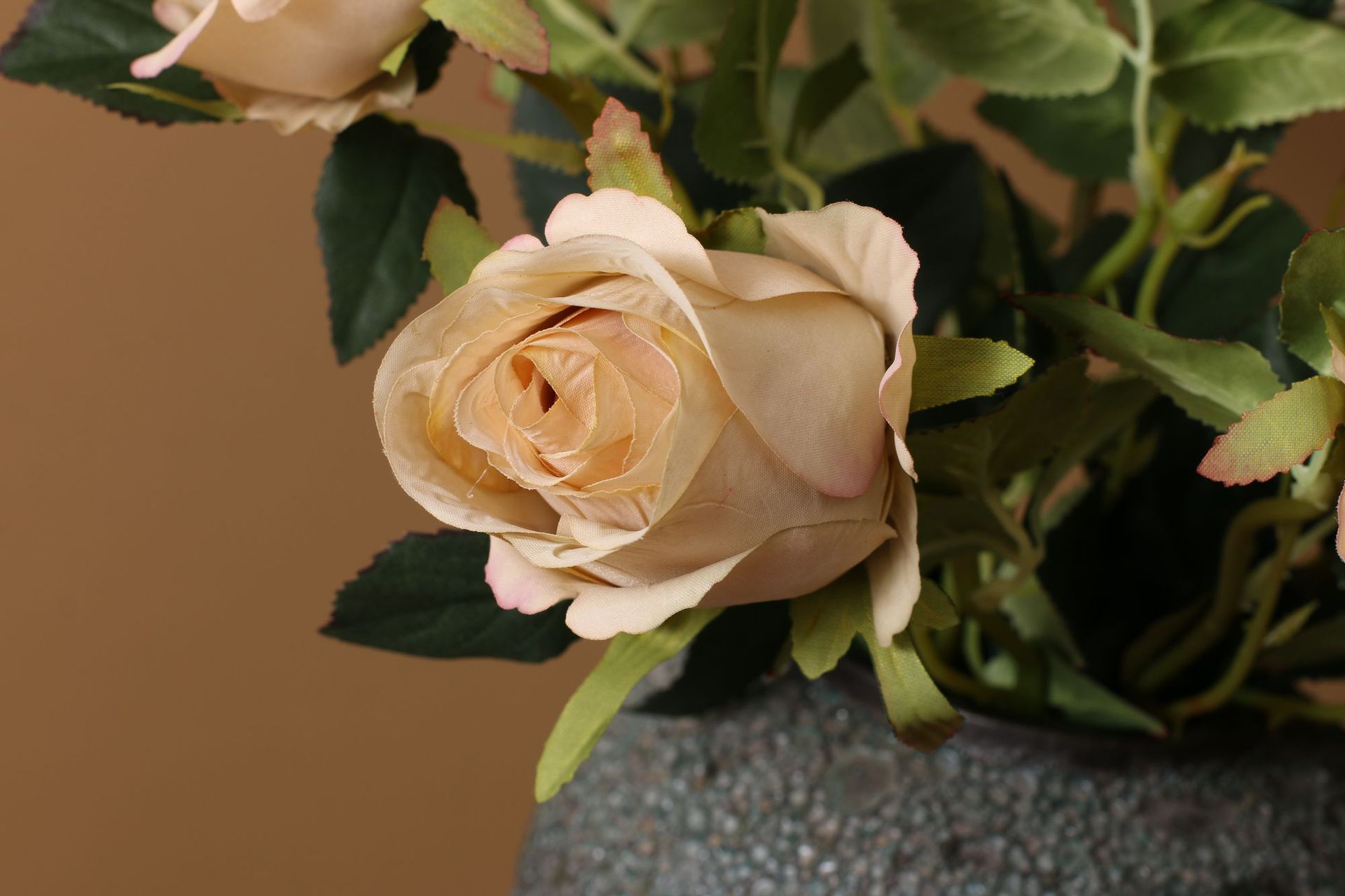European-Style Retro Artificial Flower Rose Dining Table Hotel Decorative Fake Flower Single Bulgaria Emulational Rose Flower
