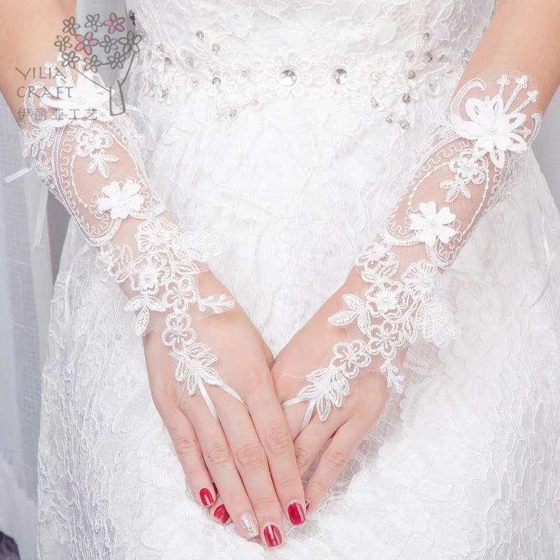 2018 bride&#039;s wedding dress gloves lace and long sun protection gloves summer han style.