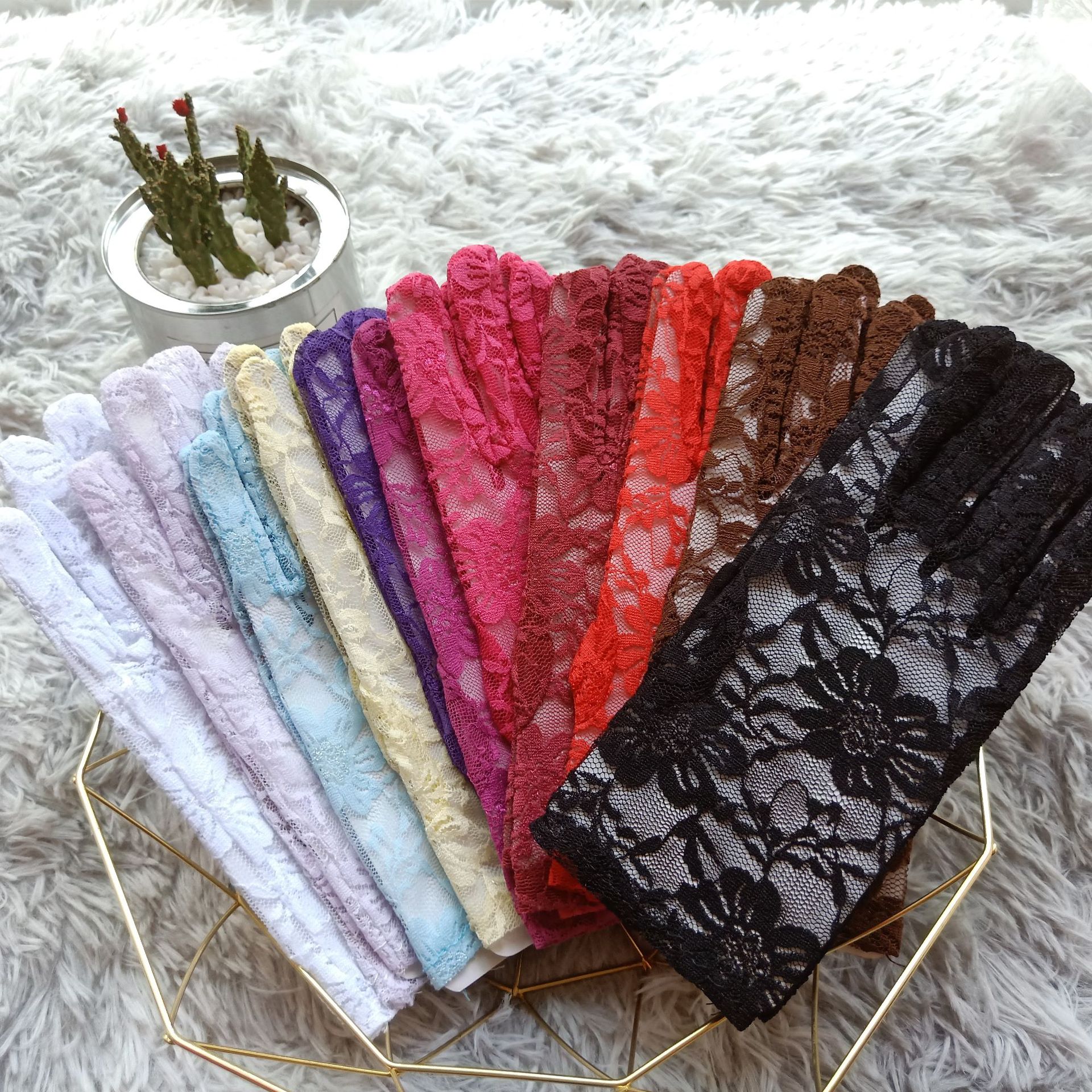 Summer Black and White Multi-Color Chrysanthemum Sun Protection Short Etiquette Wedding Five Finger Lace Untra Thin Stretch Wedding Gloves