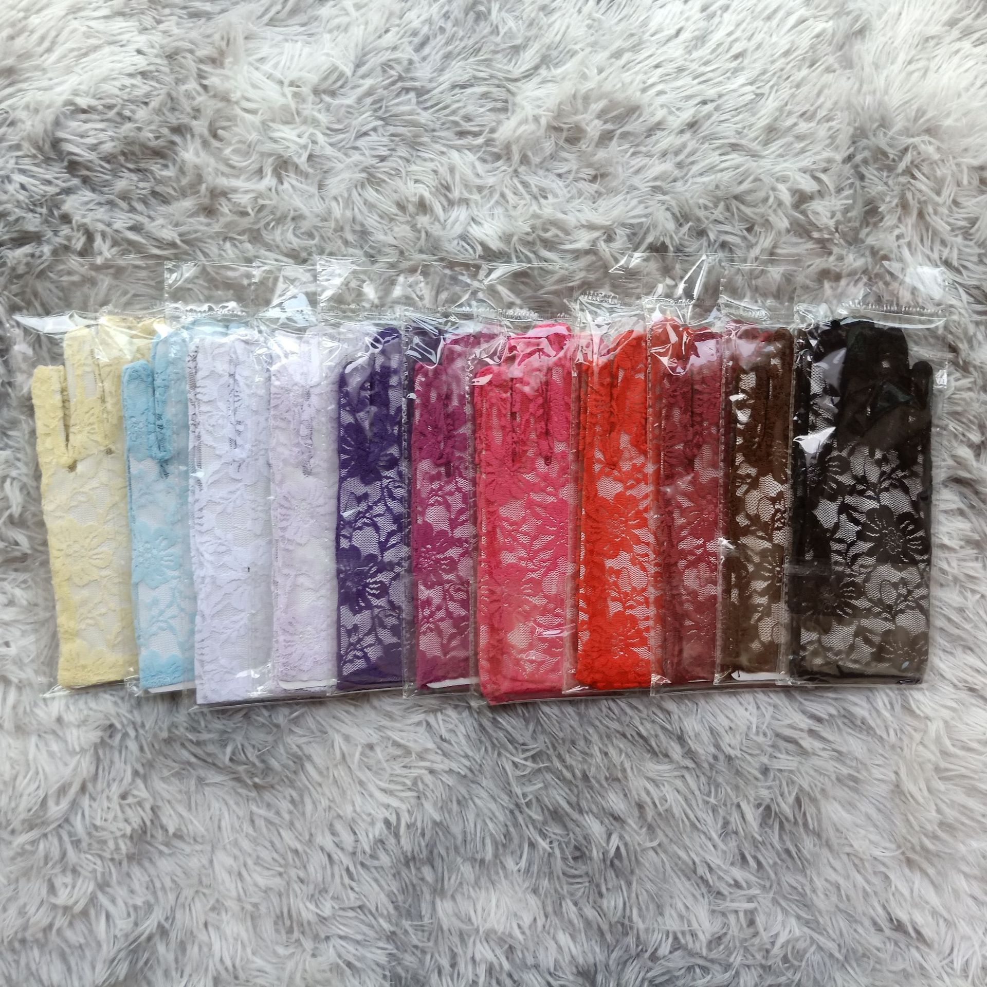 Summer Black and White Multi-Color Chrysanthemum Sun Protection Short Etiquette Wedding Five Finger Lace Untra Thin Stretch Wedding Gloves
