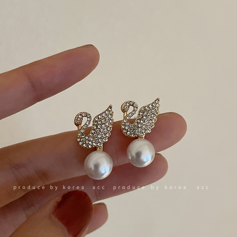 925 Silver Needle Pearl Micro-Inlaid Swan Earrings Korean Dongdaemun Small Online Influencer Earrings Simple Ins Fashion Earrings