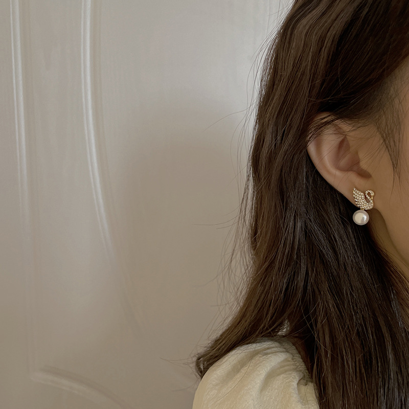 925 Silver Needle Pearl Micro-Inlaid Swan Earrings Korean Dongdaemun Small Online Influencer Earrings Simple Ins Fashion Earrings 925 Silver Needle Pearl Micro-Inlaid Swan Earrings Korean Dongdaemun Small Online Influencer Earrings Simple Ins Fashion Earrings