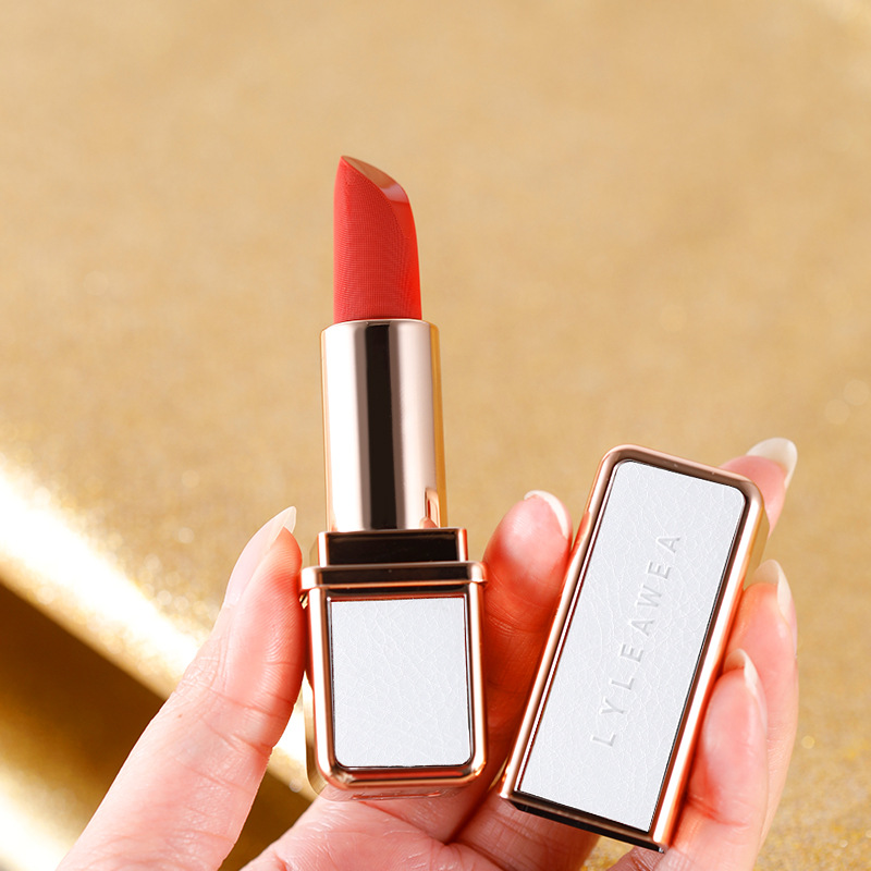 Liliwei Roman Printed Swan Kiss Vintage Lipstick Velvet Matte Finish Lambskin Nourishing Lipstick Liliwei Roman Printed Swan Kiss Vintage Lipstick Velvet Matte Finish Lambskin Nourishing Lipstick
