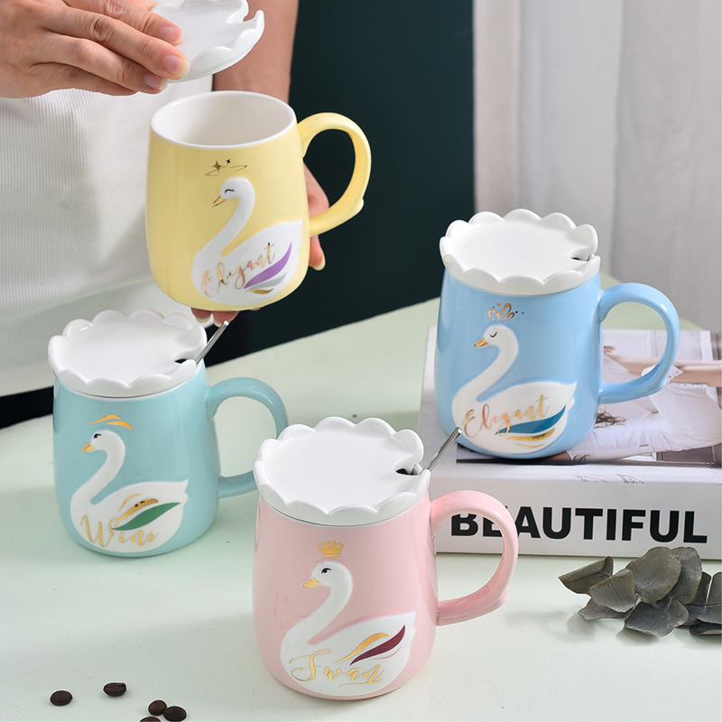 Creative Individual Porcelain Color Glaze Water Cup Crown Swan Relief Mug with Cover Spoon Gift Cup Girl Gift