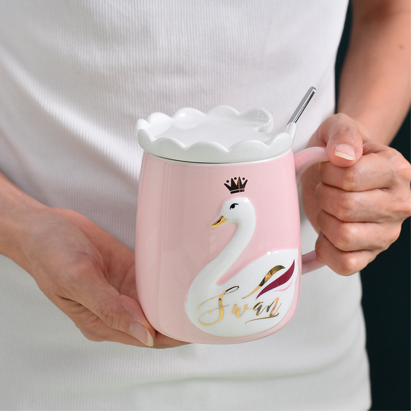 Creative Individual Porcelain Color Glaze Water Cup Crown Swan Relief Mug with Cover Spoon Gift Cup Girl Gift
