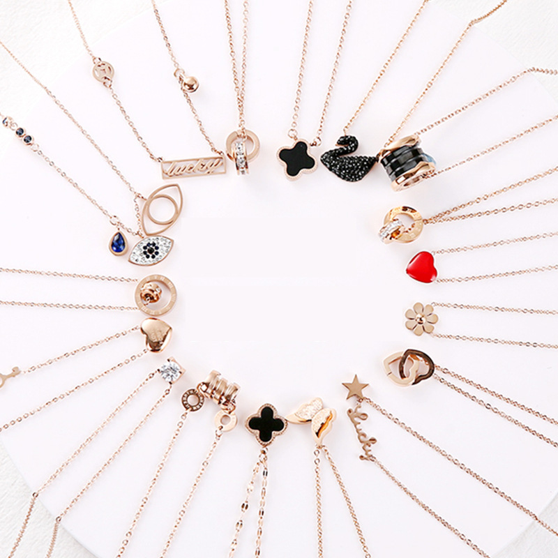 Same Style Internet Celebrity FourLeaf Clover Pendant Titanium Steel Necklace Female Swan Clavicle Chain Letter Necklace