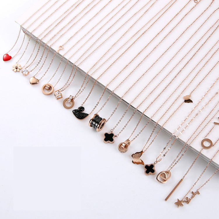 Same Style Internet Celebrity FourLeaf Clover Pendant Titanium Steel Necklace Female Swan Clavicle Chain Letter Necklace