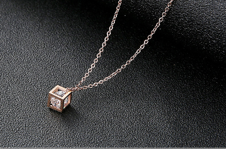 Same Style Internet Celebrity FourLeaf Clover Pendant Titanium Steel Necklace Female Swan Clavicle Chain Letter Necklace Same Style Internet Celebrity FourLeaf Clover Pendant Titanium Steel Necklace Female Swan Clavicle Chain Letter Necklace