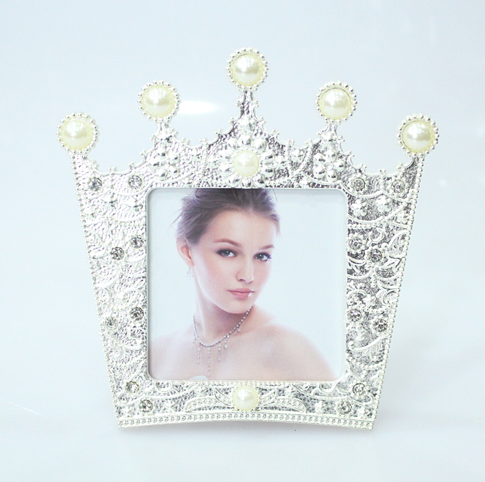 Crown child frames, metal photo frame home table