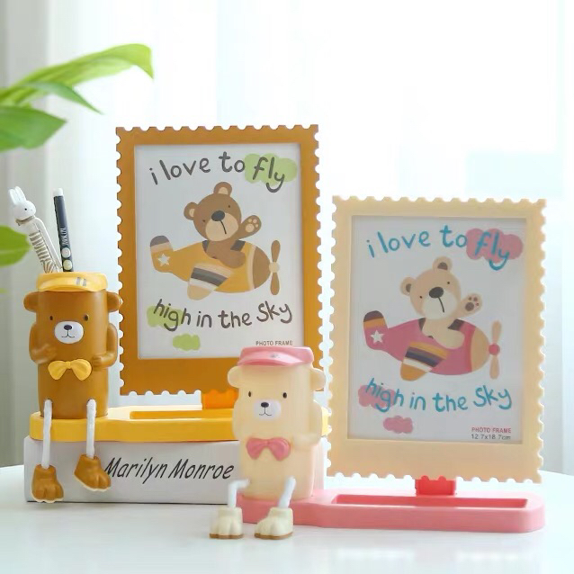 Children's Photo Frame Haotao Photo Frame HT-TF2310 Hanging Foot Bear 7-Inch Pen Holder (2 Colors) Children's Photo Frame Haotao Photo Frame HT-TF2310 Hanging Foot Bear 7-Inch Pen Holder (2 Colors)