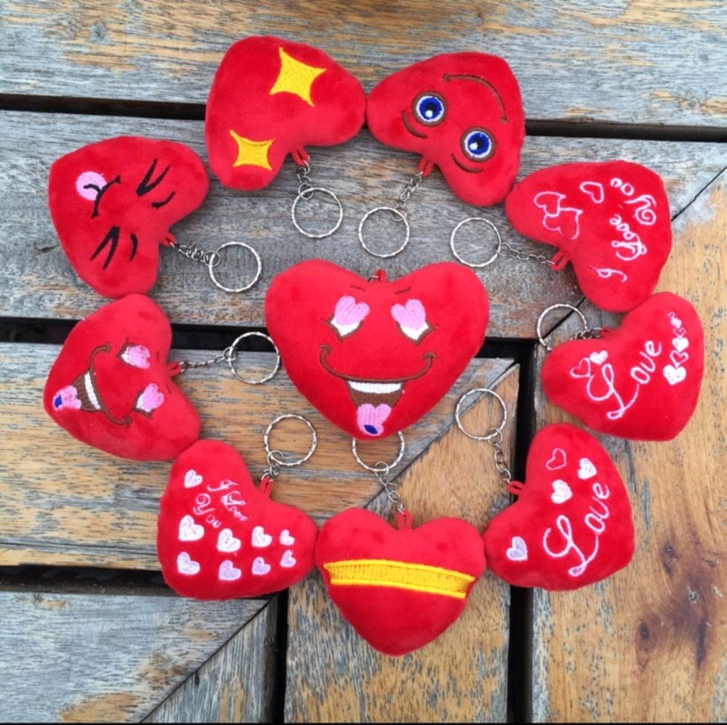 Valentine's Day Pendant Plush Toy Doll Keychain Love Heart Pendant Keychain Peach Heart Valentine's Day Products Valentine's Day Pendant Plush Toy Doll Keychain Love Heart Pendant Keychain Peach Heart Valentine's Day Products