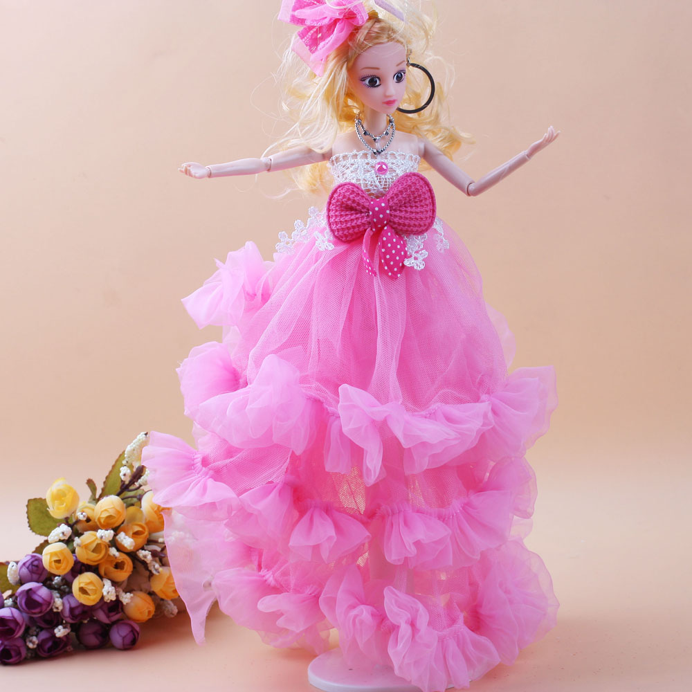 Big Wedding Dress Ddung Barbie Princess Keychain Pendant Training Class Playground Activity Small Gift