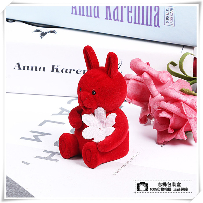 Tong qu dye-in-the-wood small animal adorn article box rabbit holds flower model jewelry box ring box Tong qu dye-in-the-wood small animal adorn article box rabbit holds flower model jewelry box ring box
