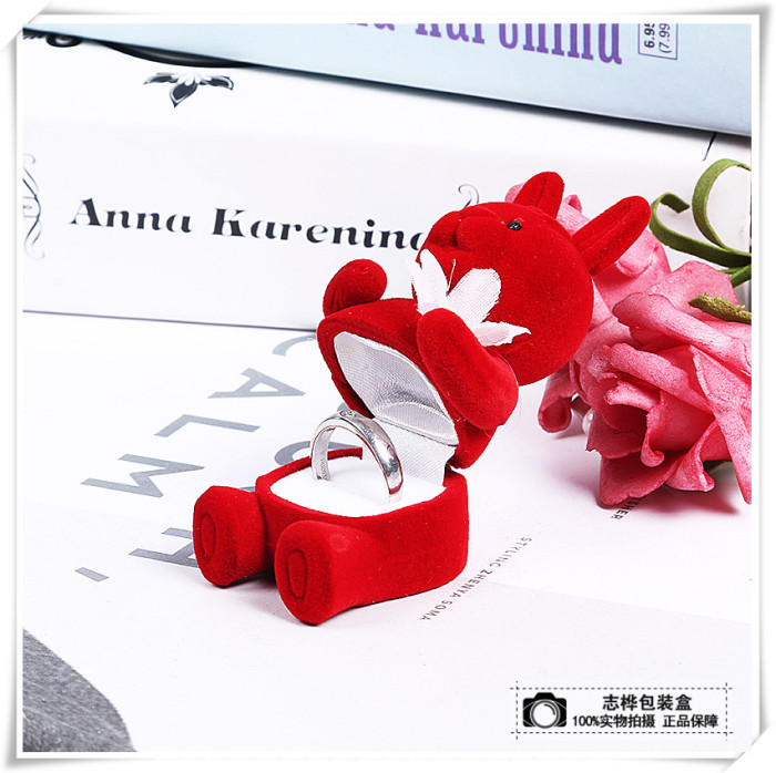 Tong qu dye-in-the-wood small animal adorn article box rabbit holds flower model jewelry box ring box Tong qu dye-in-the-wood small animal adorn article box rabbit holds flower model jewelry box ring box