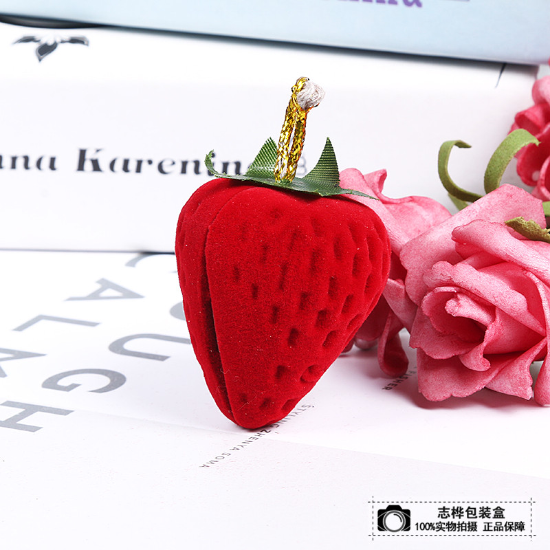 Velvet ring box ear stud box red lovely strawberry jewelry box