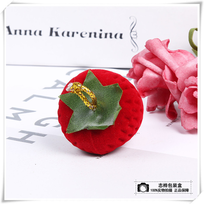 Velvet ring box ear stud box red lovely strawberry jewelry box Velvet ring box ear stud box red lovely strawberry jewelry box