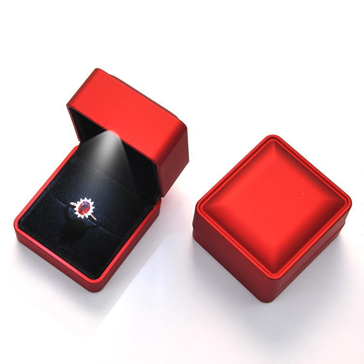 Factory Direct Sales Jewelry Box Jewelry Box Engagement Ring Box Pendant with Light Necklace Box Customized with LED Light