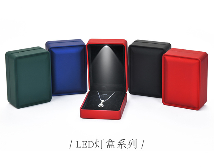 Factory Direct Sales Jewelry Box Jewelry Box Engagement Ring Box Pendant with Light Necklace Box Customized with LED Light