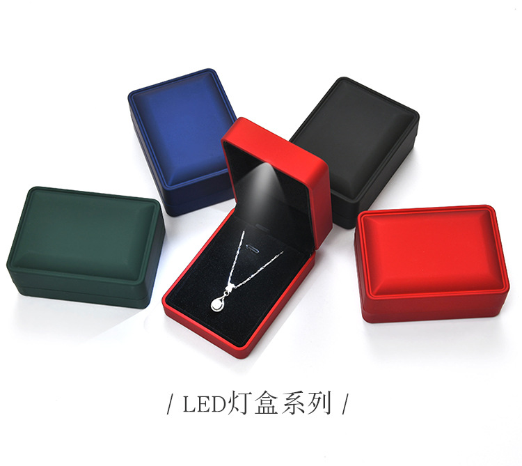 Factory Direct Sales Jewelry Box Jewelry Box Engagement Ring Box Pendant with Light Necklace Box Customized with LED Light