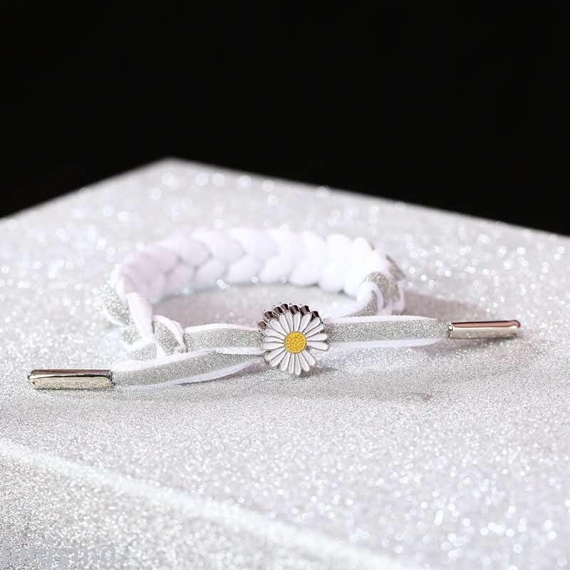 The New Daisy dazzle bracelet g-dragon with a small Daisy holographic laser gold powder luminous style The New Daisy dazzle bracelet g-dragon with a small Daisy holographic laser gold powder luminous style