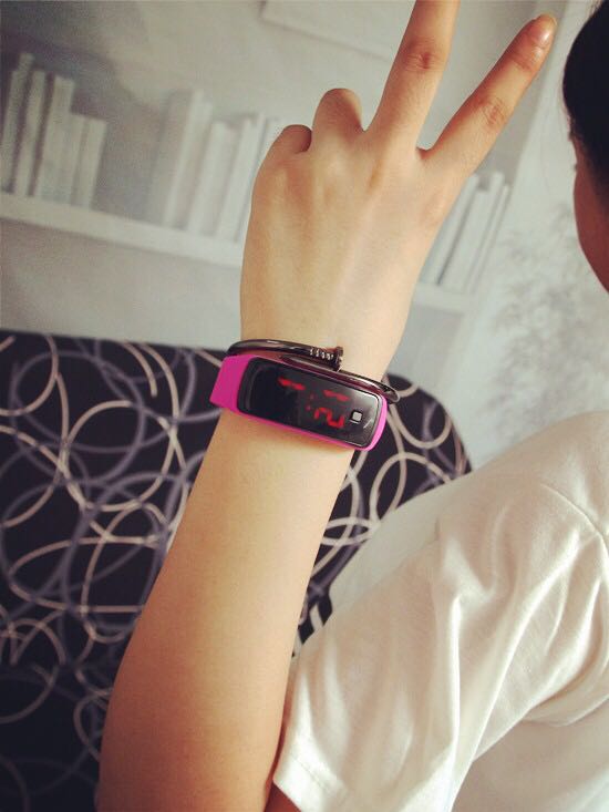 The new energy-saving luminous LED Bracelet The new energy-saving luminous LED Bracelet