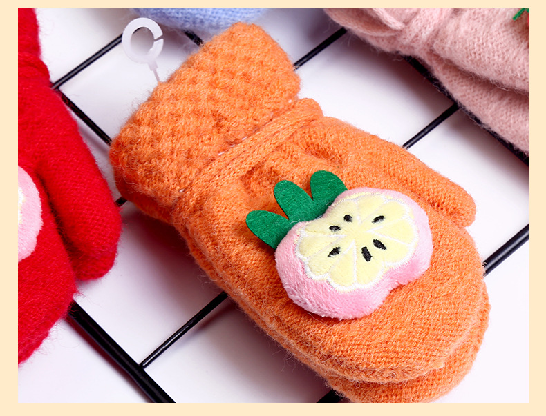 2021 New Products in Stock Twill Autumn and Winter Gloves Double Jacquard Striped Student Children Warm Gloves Wholesale