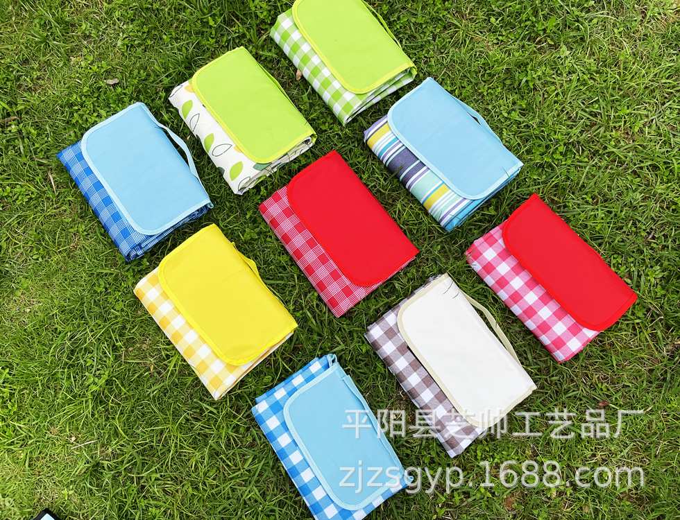 Spot Outdoor Picnic Mat Wholesale Oxford Cloth Moisture-Proof Mat Portable Spring Outing Tent Mat Thick Waterproof Beach Mat Spot Outdoor Picnic Mat Wholesale Oxford Cloth Moisture-Proof Mat Portable Spring Outing Tent Mat Thick Waterproof Beach Mat