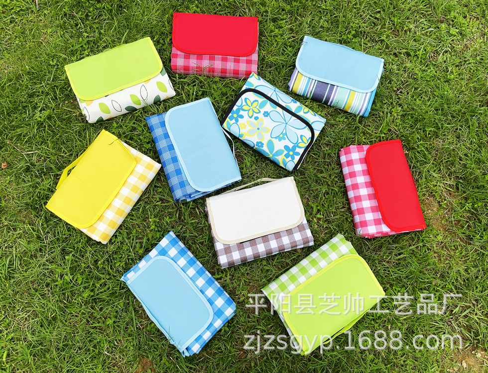 Spot Outdoor Picnic Mat Wholesale Oxford Cloth Moisture-Proof Mat Portable Spring Outing Tent Mat Thick Waterproof Beach Mat Spot Outdoor Picnic Mat Wholesale Oxford Cloth Moisture-Proof Mat Portable Spring Outing Tent Mat Thick Waterproof Beach Mat