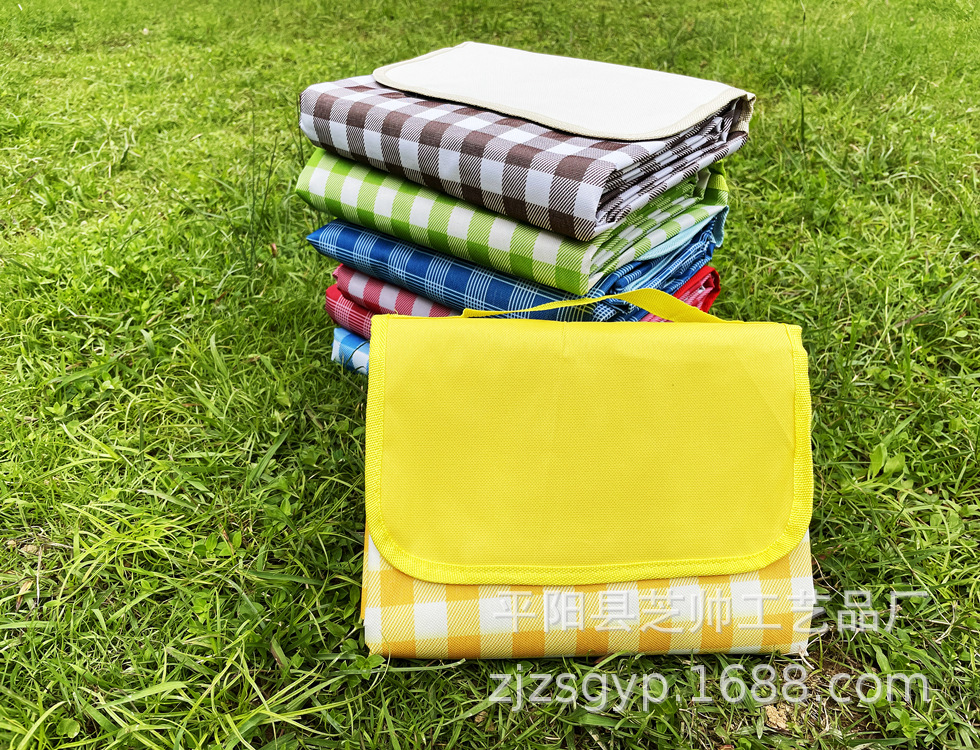 Spot Outdoor Picnic Mat Wholesale Oxford Cloth Moisture-Proof Mat Portable Spring Outing Tent Mat Thick Waterproof Beach Mat Spot Outdoor Picnic Mat Wholesale Oxford Cloth Moisture-Proof Mat Portable Spring Outing Tent Mat Thick Waterproof Beach Mat