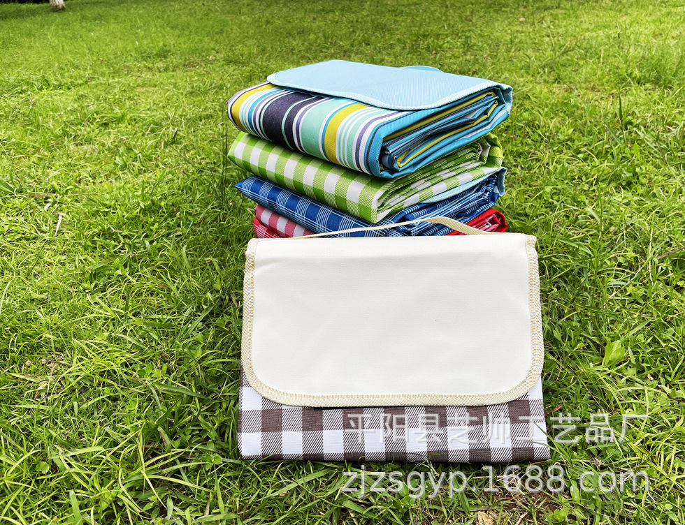 Spot Outdoor Picnic Mat Wholesale Oxford Cloth Moisture-Proof Mat Portable Spring Outing Tent Mat Thick Waterproof Beach Mat Spot Outdoor Picnic Mat Wholesale Oxford Cloth Moisture-Proof Mat Portable Spring Outing Tent Mat Thick Waterproof Beach Mat