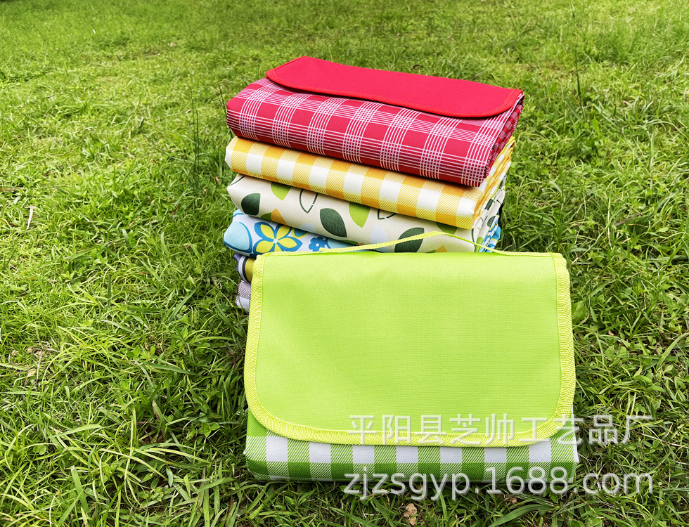 Spot Outdoor Picnic Mat Wholesale Oxford Cloth Moisture-Proof Mat Portable Spring Outing Tent Mat Thick Waterproof Beach Mat Spot Outdoor Picnic Mat Wholesale Oxford Cloth Moisture-Proof Mat Portable Spring Outing Tent Mat Thick Waterproof Beach Mat
