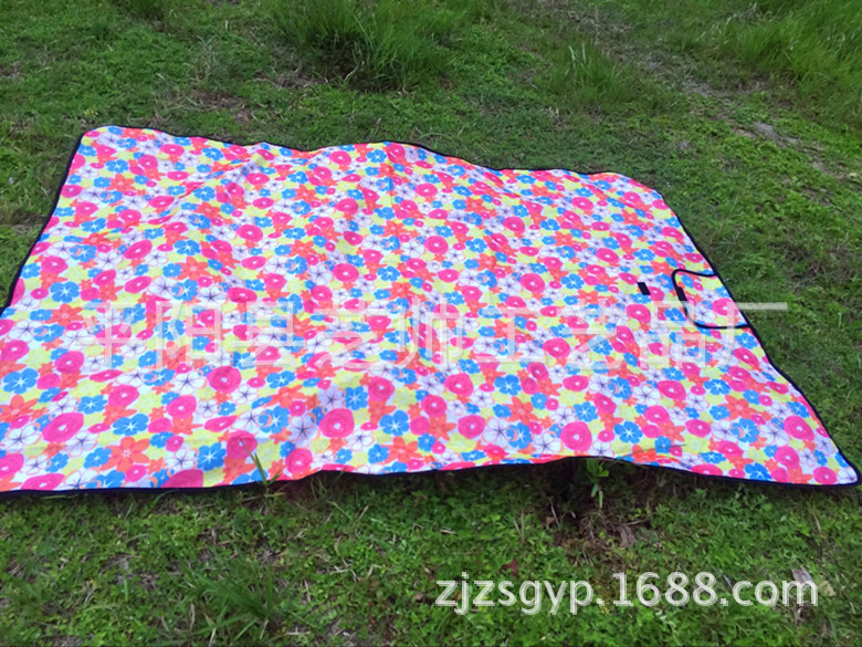 Spot Outdoor Picnic Mat Wholesale Oxford Cloth Moisture-Proof Mat Portable Spring Outing Tent Mat Thick Waterproof Beach Mat Spot Outdoor Picnic Mat Wholesale Oxford Cloth Moisture-Proof Mat Portable Spring Outing Tent Mat Thick Waterproof Beach Mat