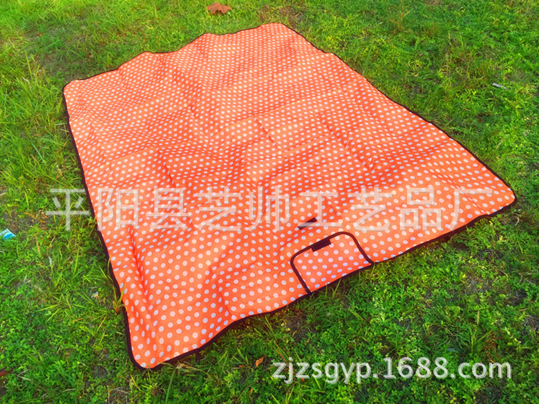Spot Outdoor Picnic Mat Wholesale Oxford Cloth Moisture-Proof Mat Portable Spring Outing Tent Mat Thick Waterproof Beach Mat Spot Outdoor Picnic Mat Wholesale Oxford Cloth Moisture-Proof Mat Portable Spring Outing Tent Mat Thick Waterproof Beach Mat