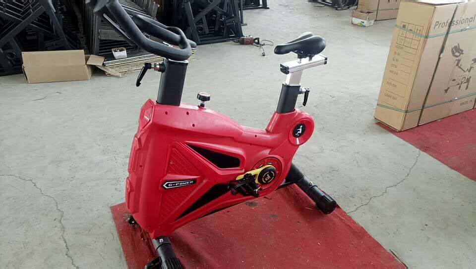 Gym spinning high-end luxury fitness car super dynamic fitness equipment