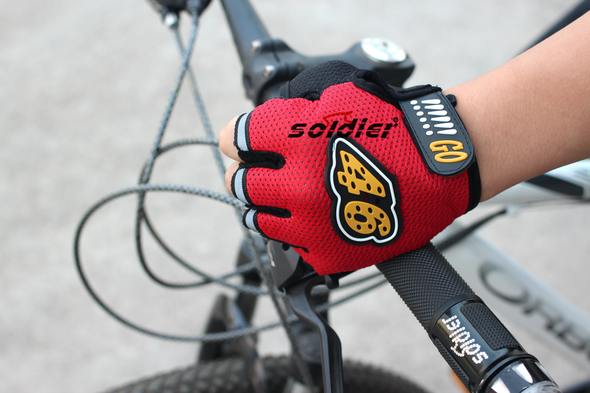 Bicycle half finger glove anti-skid outdoor gloves cycling half finger gloves /46 half finger gloves