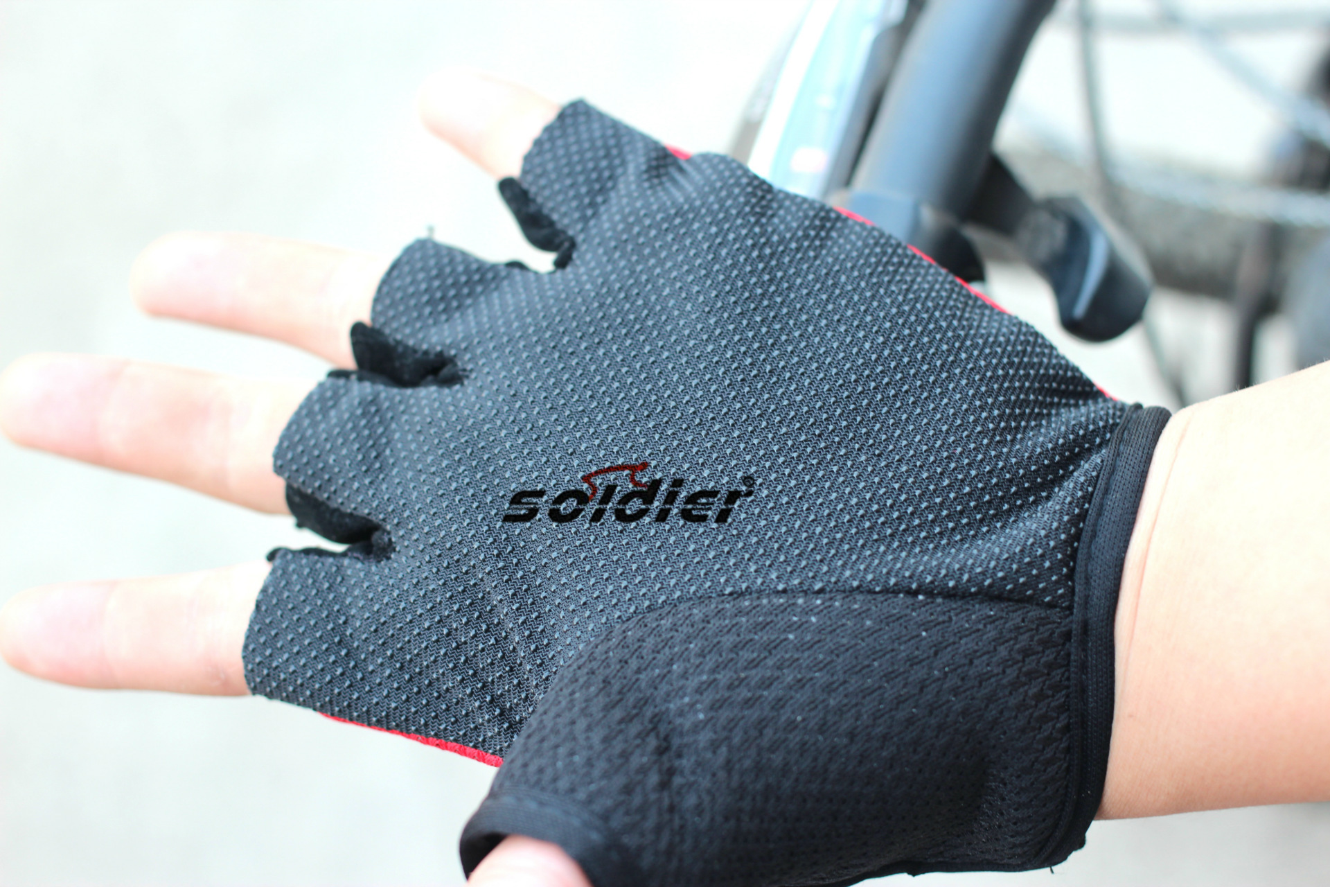 Bicycle half finger glove anti-skid outdoor gloves cycling half finger gloves /46 half finger gloves