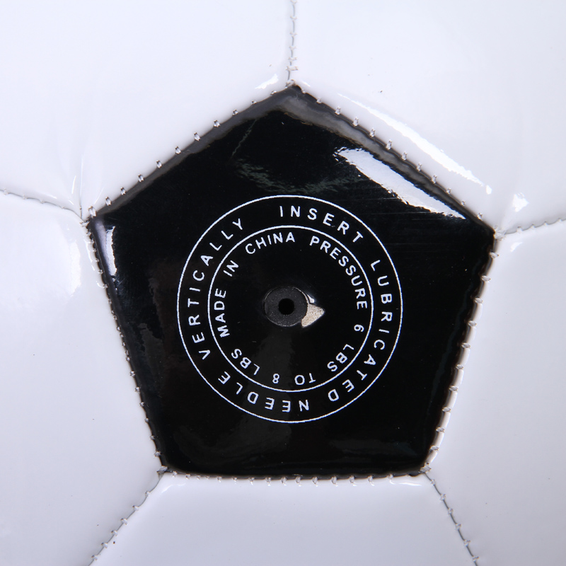 No.4 classic black and white block football youth soccer machine sewing football