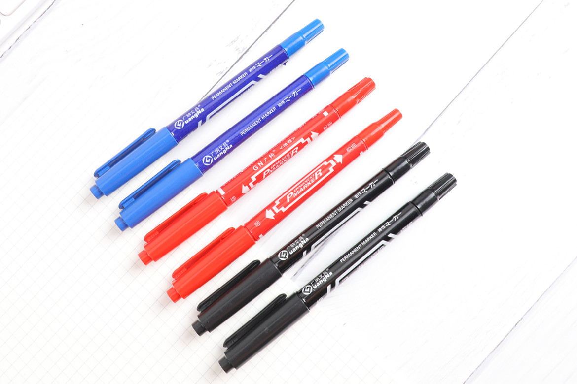 Graffiti engineering glass writing brush Wide application 208 small double head oil marker very fine children's painting