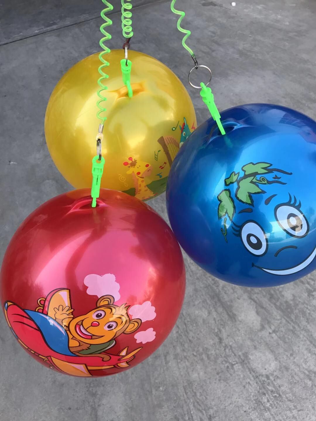 SOURCE Factory 22cm Training Exercise Belt Chain Football Children PVC Inflatable Toy Kindergarten Watermelon Pat Ball