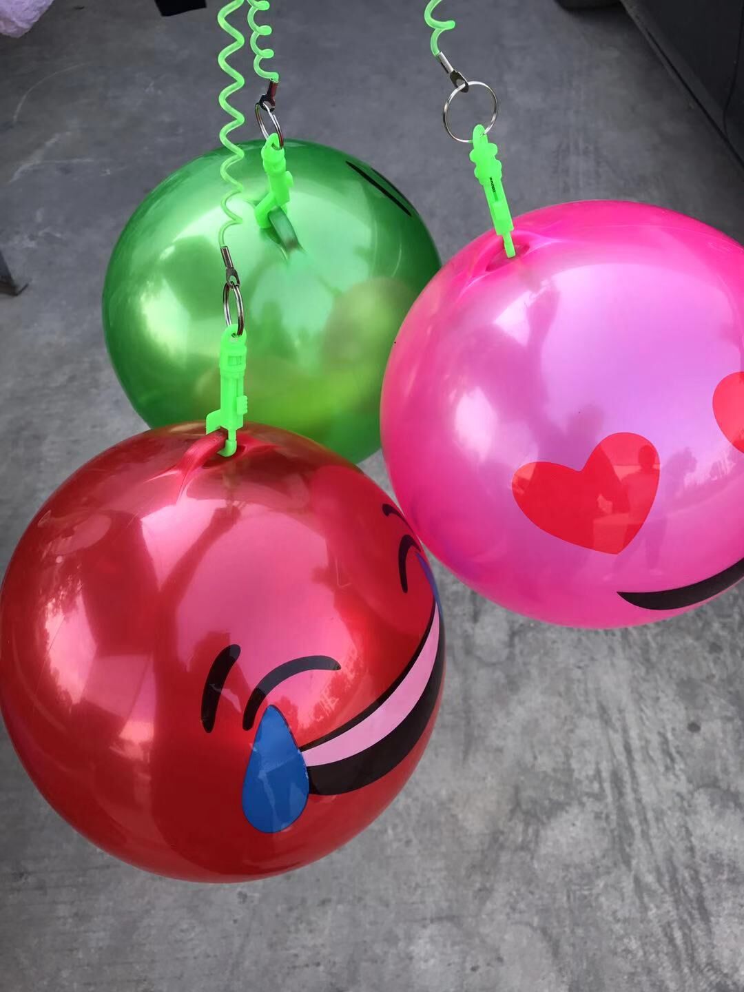 SOURCE Factory 22cm Training Exercise Belt Chain Football Children PVC Inflatable Toy Kindergarten Watermelon Pat Ball SOURCE Factory 22cm Training Exercise Belt Chain Football Children PVC Inflatable Toy Kindergarten Watermelon Pat Ball