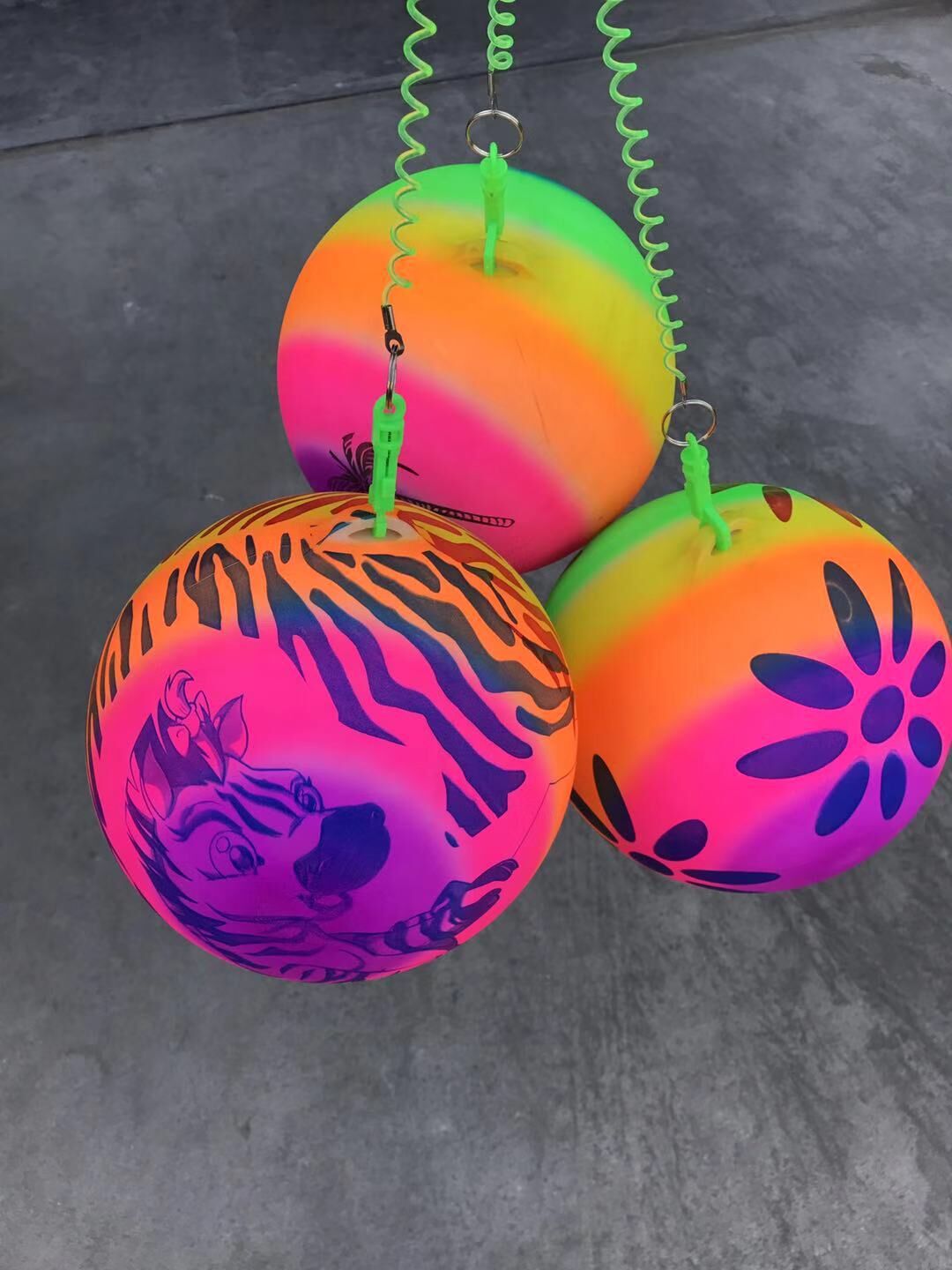 SOURCE Factory 22cm Training Exercise Belt Chain Football Children PVC Inflatable Toy Kindergarten Watermelon Pat Ball SOURCE Factory 22cm Training Exercise Belt Chain Football Children PVC Inflatable Toy Kindergarten Watermelon Pat Ball