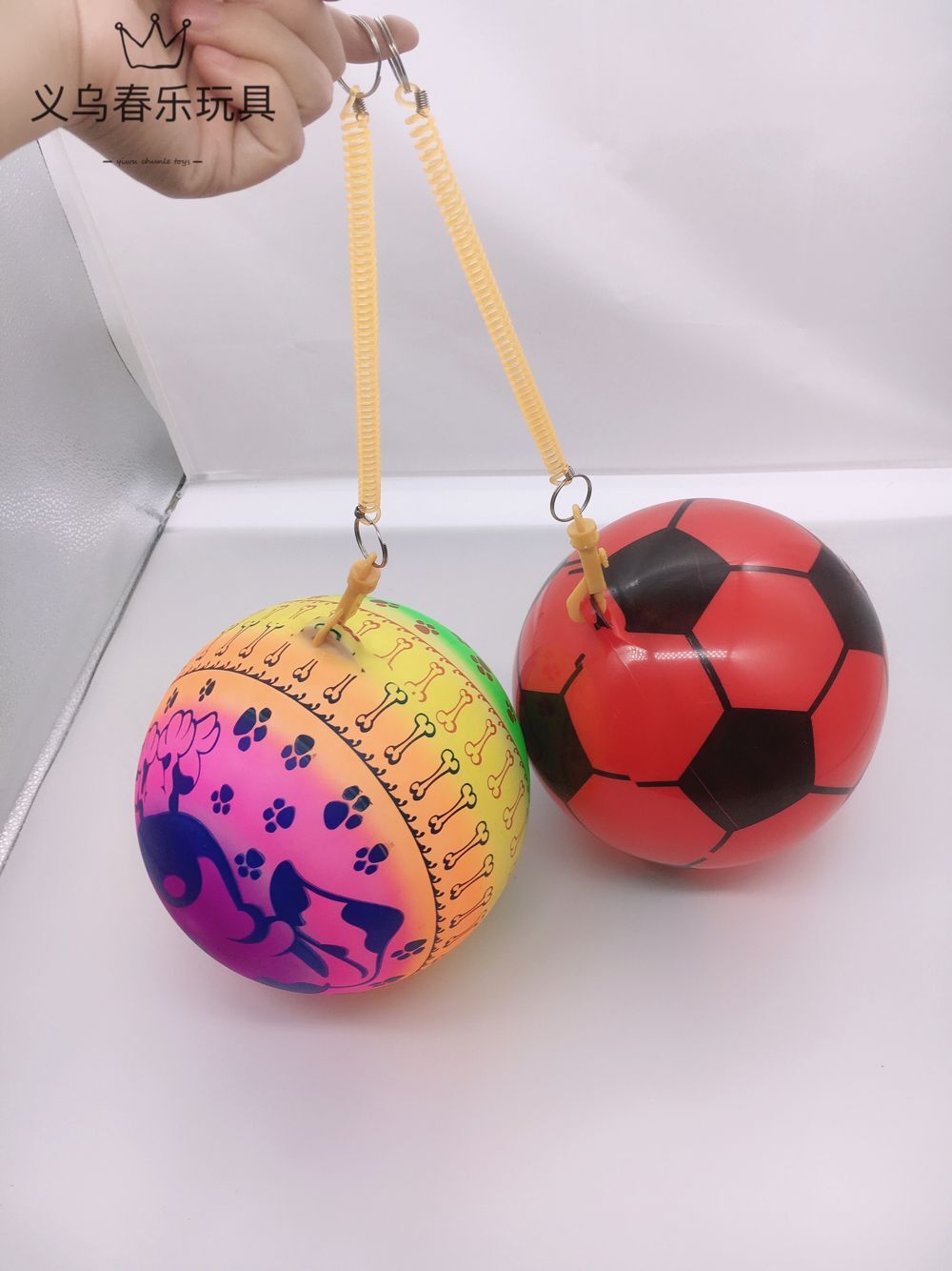 SOURCE Factory 22cm Training Exercise Belt Chain Football Children PVC Inflatable Toy Kindergarten Watermelon Pat Ball SOURCE Factory 22cm Training Exercise Belt Chain Football Children PVC Inflatable Toy Kindergarten Watermelon Pat Ball