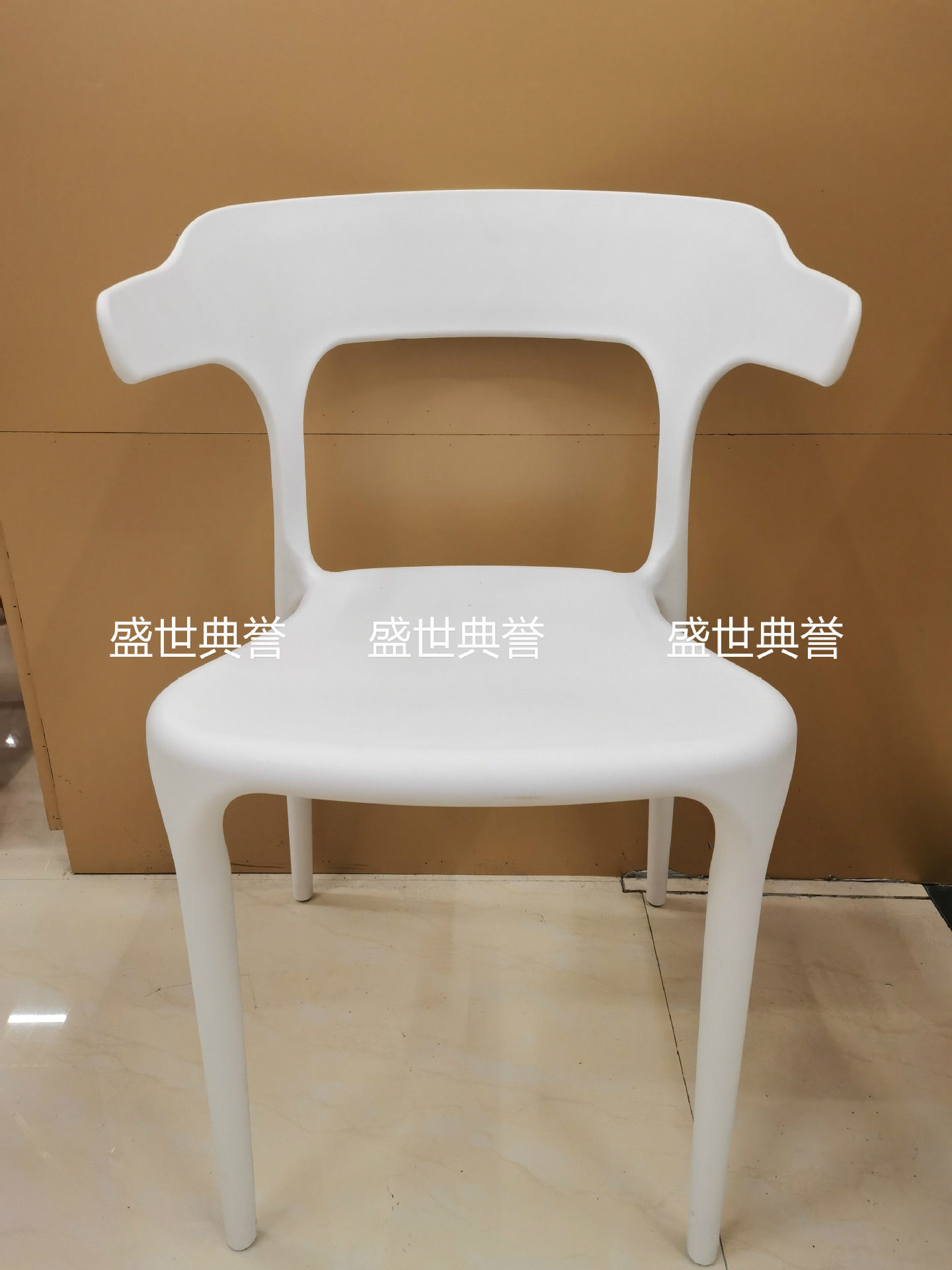 Foreign Trade Plastic Folding Chair Outdoor Wedding Plastic Chair European Wedding Dining Chair Restaurant Ox Horn Chair Foreign Trade Plastic Folding Chair Outdoor Wedding Plastic Chair European Wedding Dining Chair Restaurant Ox Horn Chair
